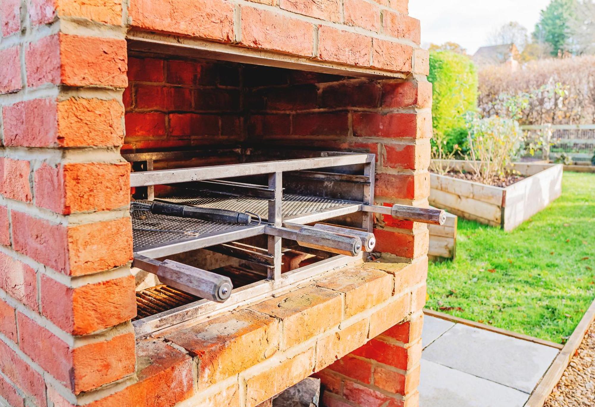With Hot Tub - Near And Tewkesbury Cheltenham