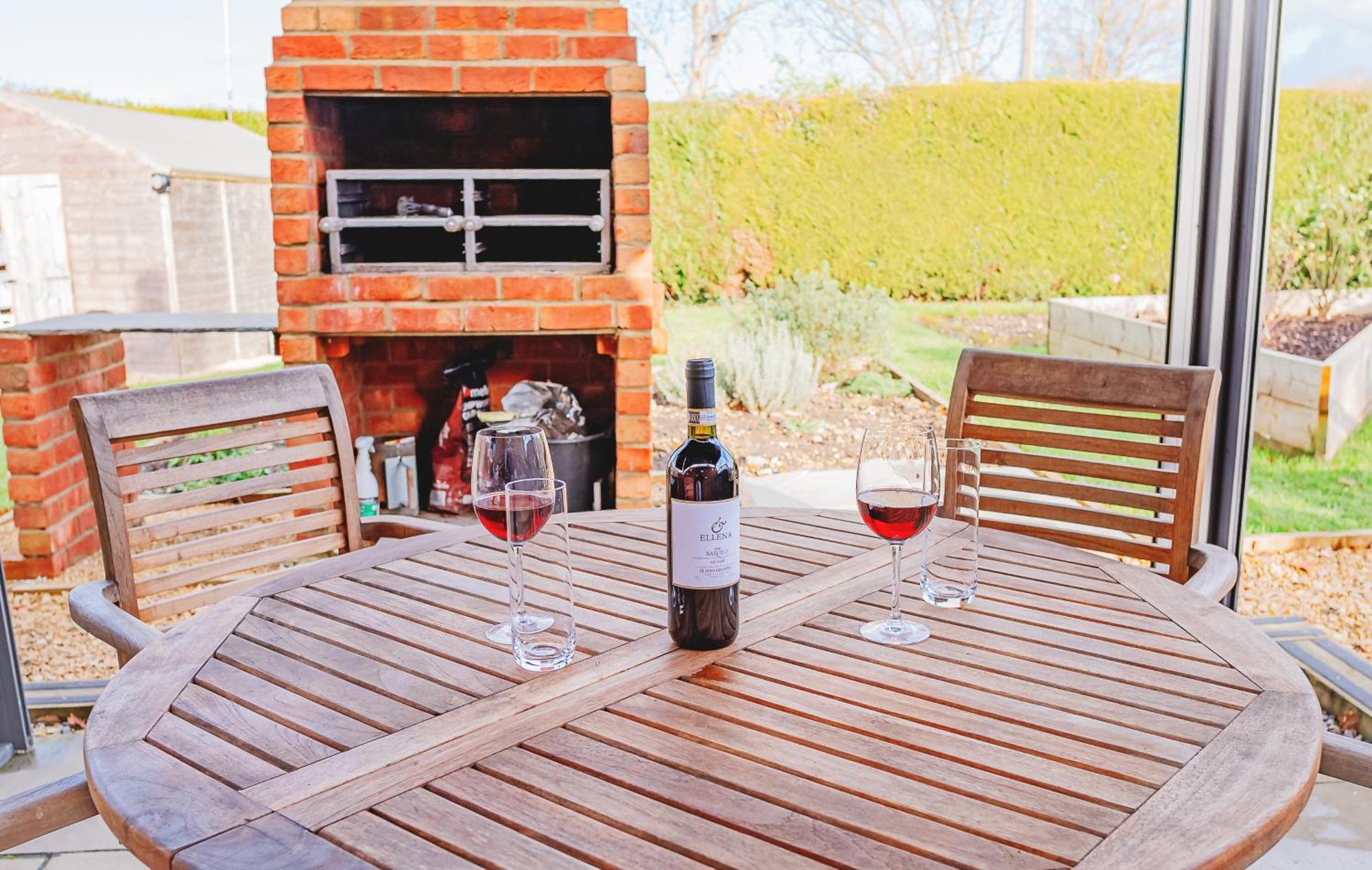 With Hot Tub - Near And Tewkesbury *