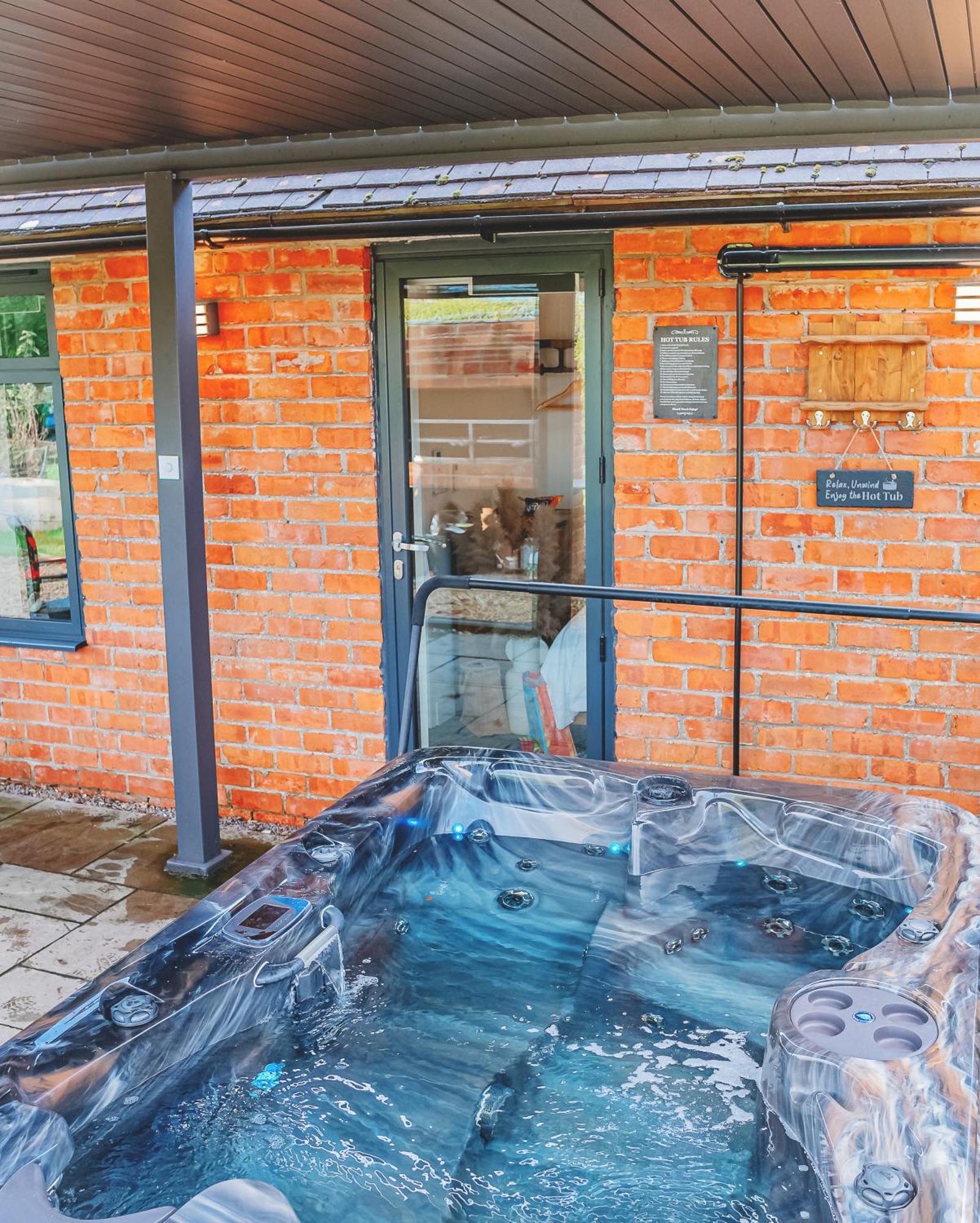 Holiday home With Hot Tub - Near And Tewkesbury *